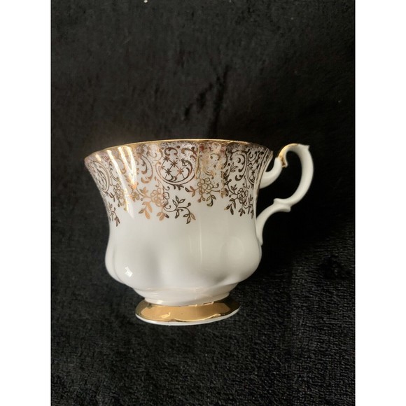 Royal Albert 4235 Gold & White Teacup & Saucer Bone China Gold Footed England - Picture 3 of 7